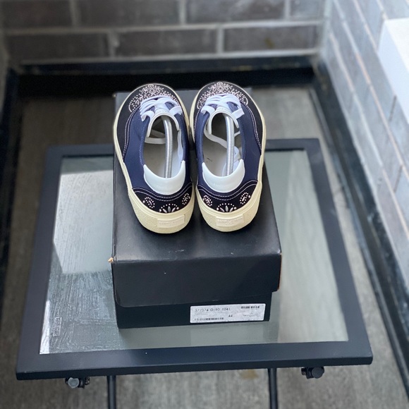 Saint Laurent - Picture 2 of 3